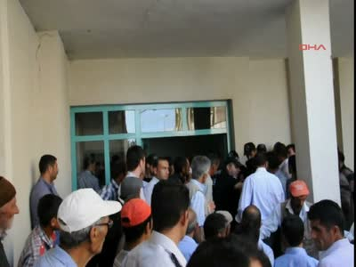 Ağrı\'da Feci Kaza: 13 Ölü, 12 Yaralı