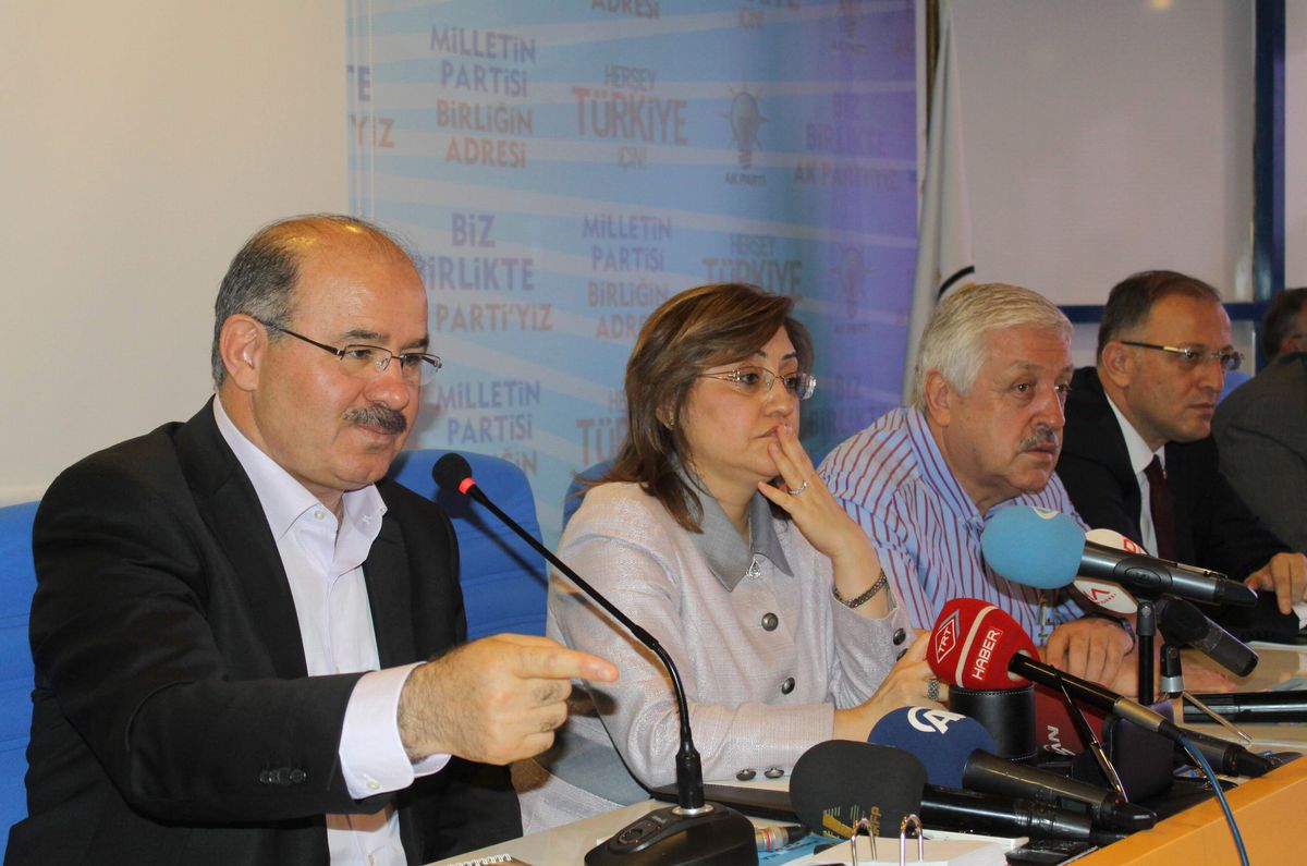 AK Parti Sözcüsü Hüseyin Çelik, Gaziantep\'in Lys\'deki Başarısızlığını Yorumladı
