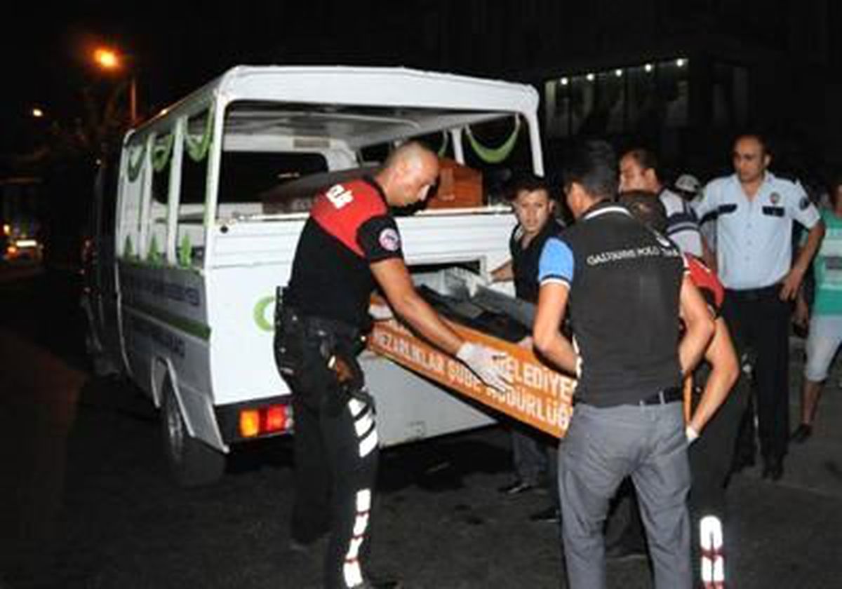 Antalya'da Trafik Kazası: 1 Ölü, 1 Yaralı