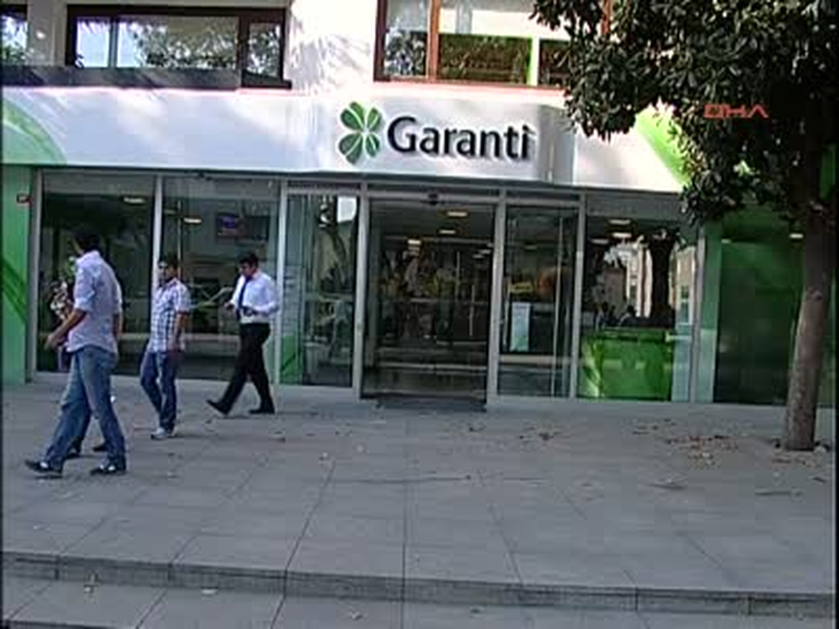 Banka Kasasından El Bombası Çıktı
