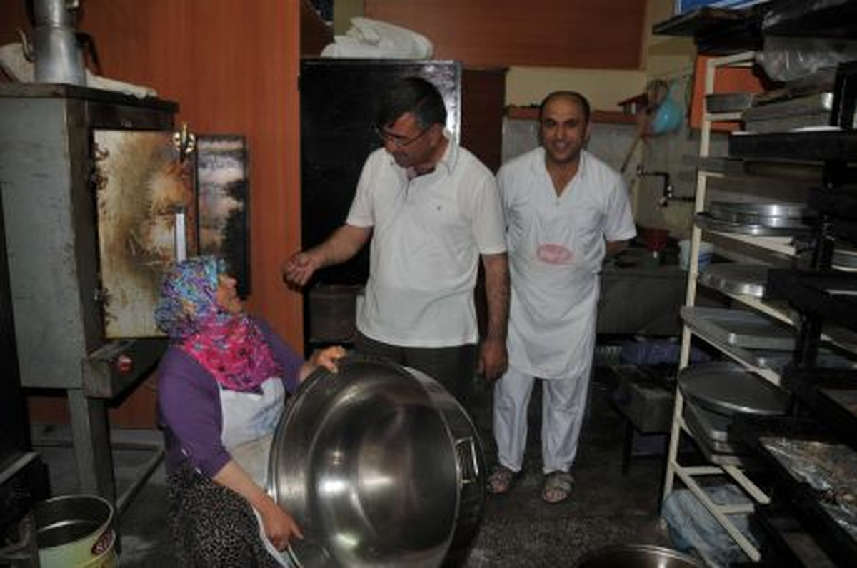 Başkan Akdoğan Esnaf Ziyaretlerini Sürdürüyor