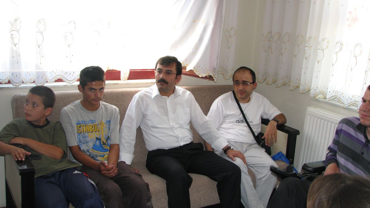 Başkan Uzunkaya Çocukları Sevindirdi