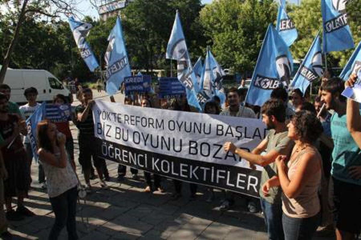 Başkentte Öğrenci Kolektiflerinden Harç Protestosu;su Tabancasıyla Polise Su Sıktılar