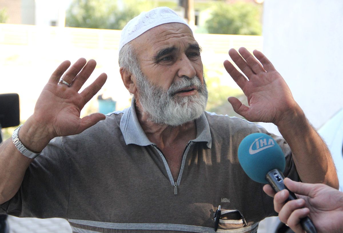 Belediye Başkanı Aksoy\'un Aracına Taşla Saldıran Kişi, İha\'ya Konuştu