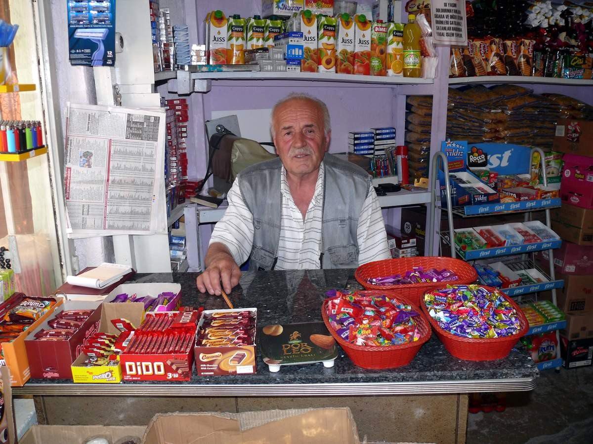 Bilecik\'te Mahalle Bakkalları Tarihe Karışıyor