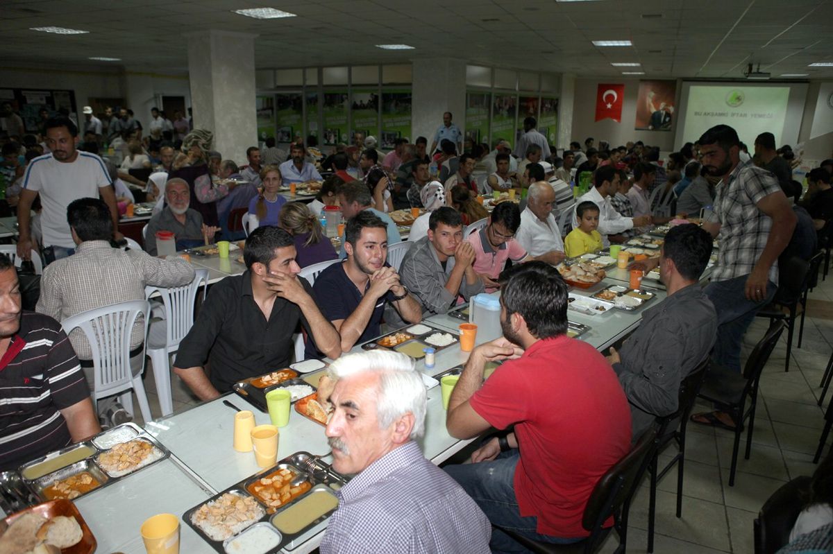 Bolu\'da Vatandaşlar İftarda Buluştu