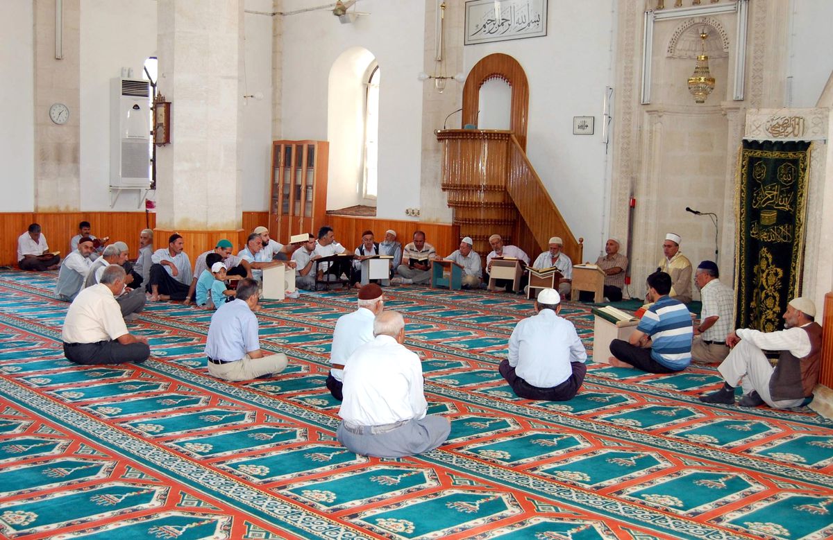 Camilerde Mukabele Başladı