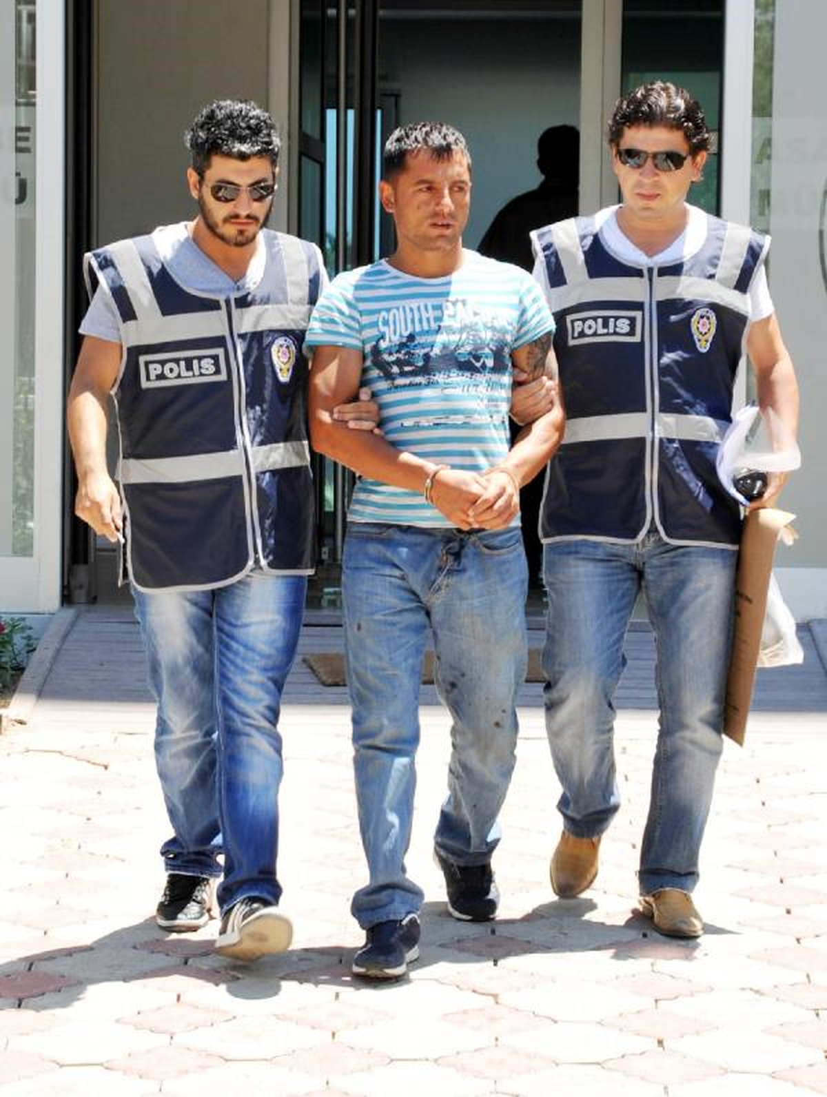 Çekici Kiralayıp Otobüs Çaldı