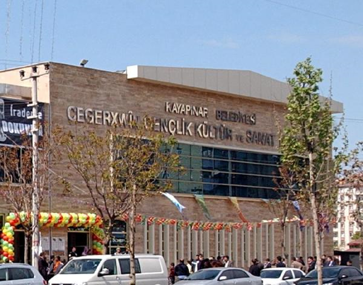 Diyarbakır'da Mahkemeden Kürtçe Kültür Merkezi ve Park İsimlerine İptal Kararı