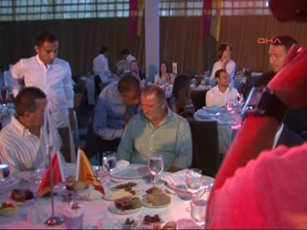 Galatasaray Camiası Bir Araya Geldi