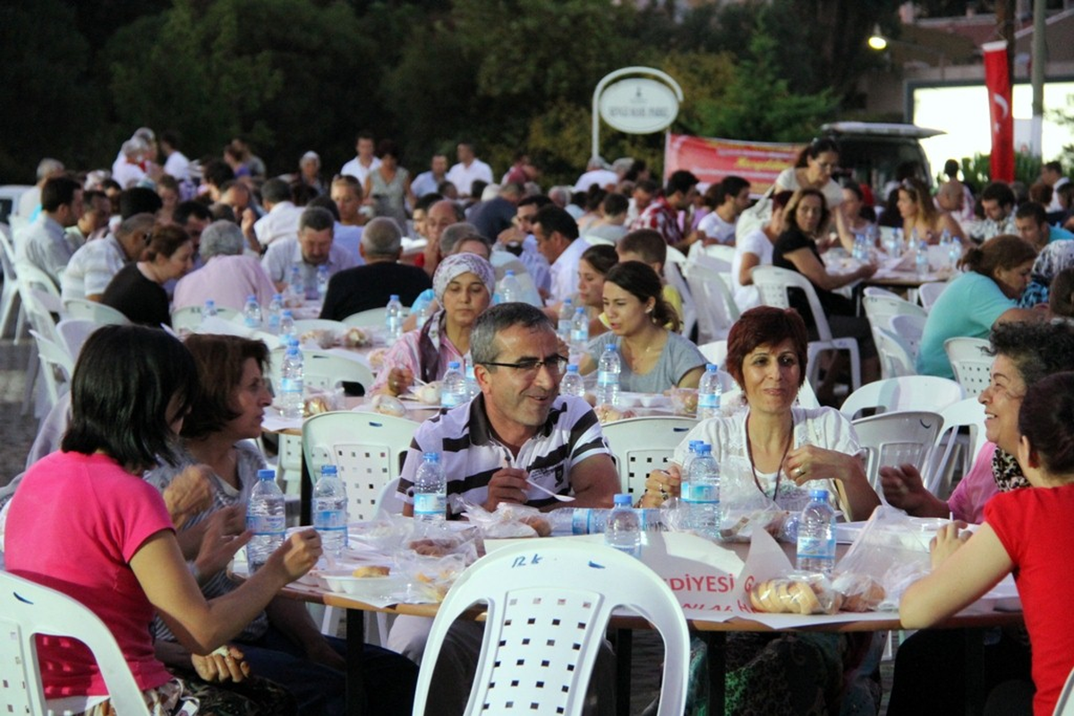 Gaziemir\'de Her Yer Ramazan Etkinlikleriyle Şenleniyor