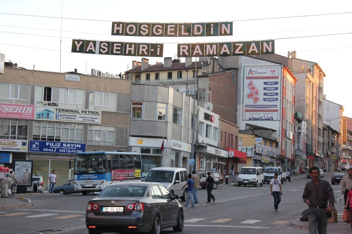 Gül Bahçede İlk İftar Heyecanı