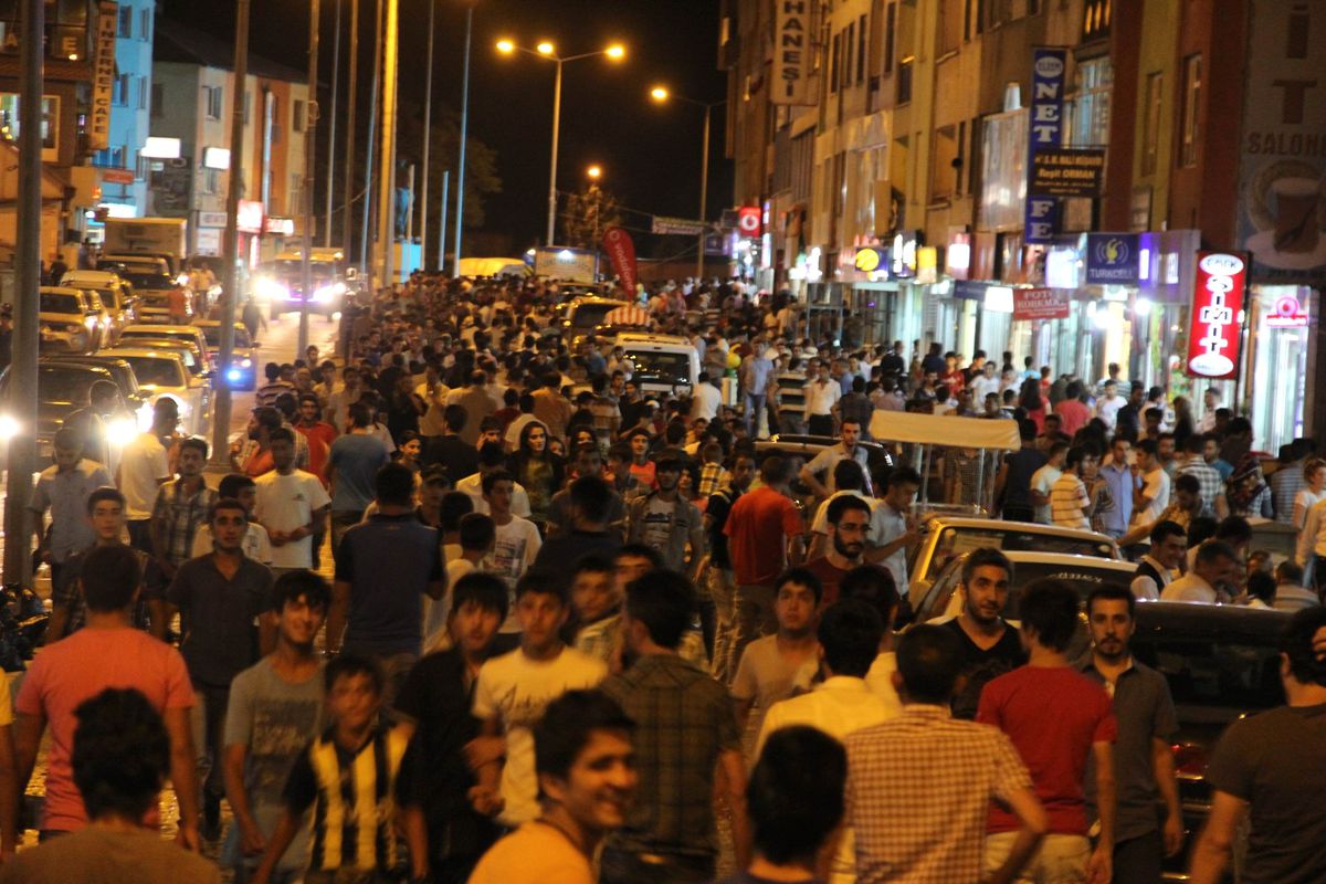 Hakkarililer, Ramazan\'ın Coşkusunu Yaşıyor