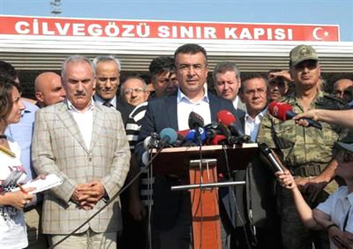 Hatay Valisi, Cilvegözü Sınır Kapısı\'nda Güvenlik Toplantısı Yaptı (2)