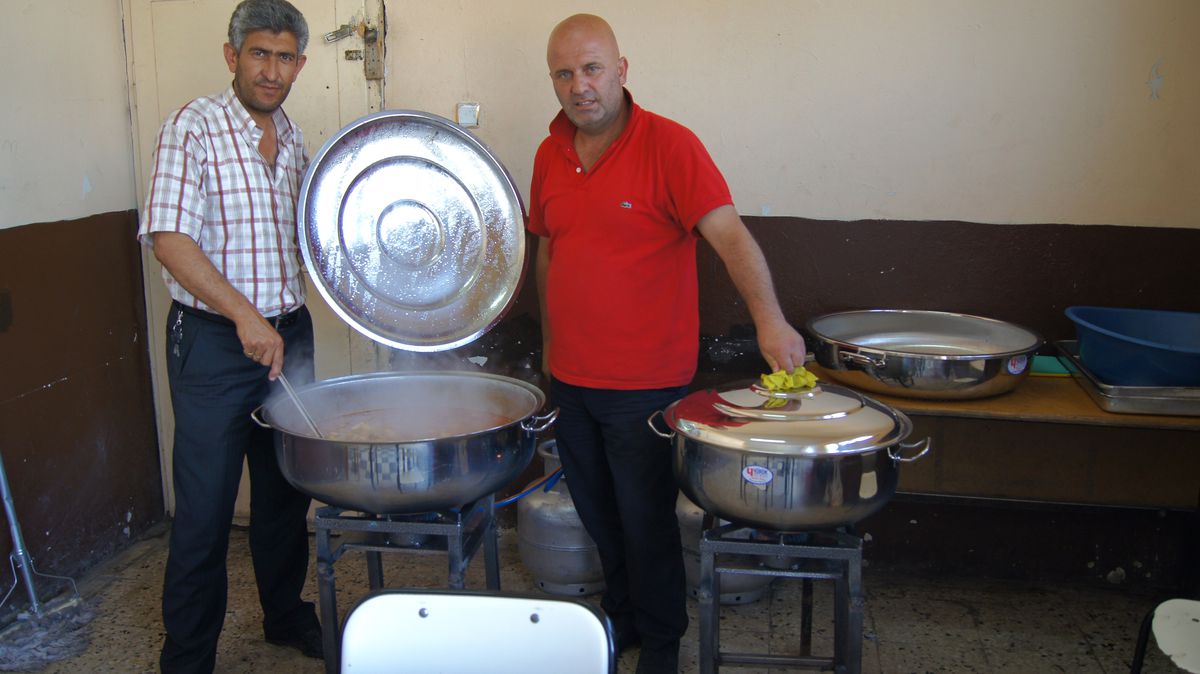Kağızman\'da İftar Çadırı Geleneği Sürüyor