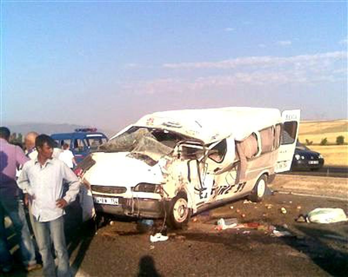 Kırıkkale\'de Trafik Kazası: 6 Ölü, 5 Yaralı