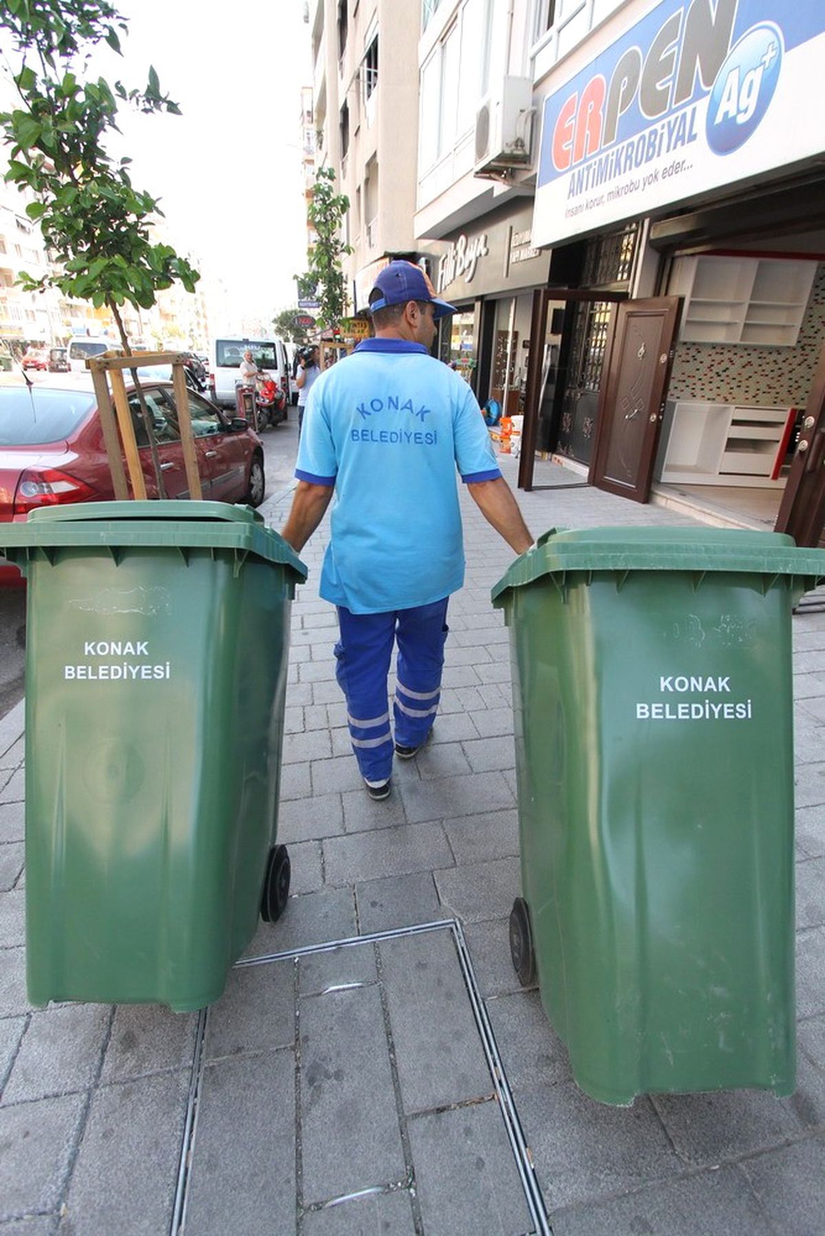 Konak Belediyesi\'nden Çöp Konteyner Seferberliği