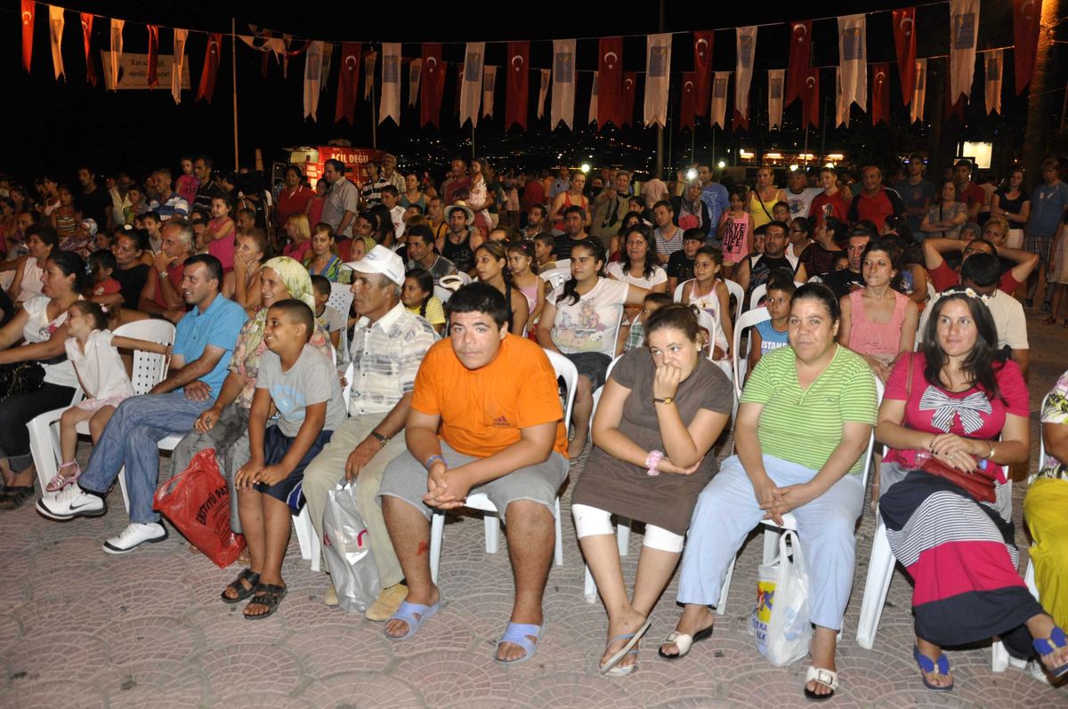 Kuşadası Belediyesi\'nden Geleneksel Ramazan Eğlenceleri