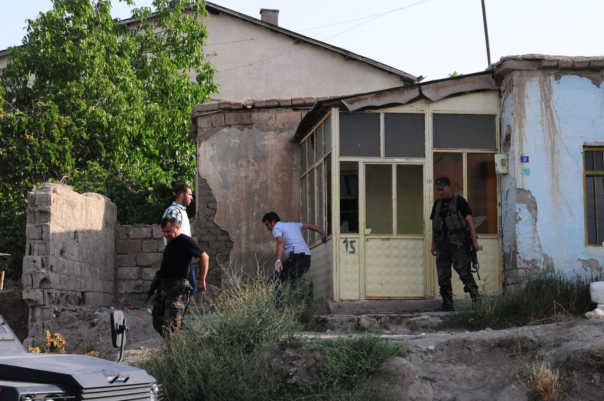 Polis Metruk Binada Bomba Aradı