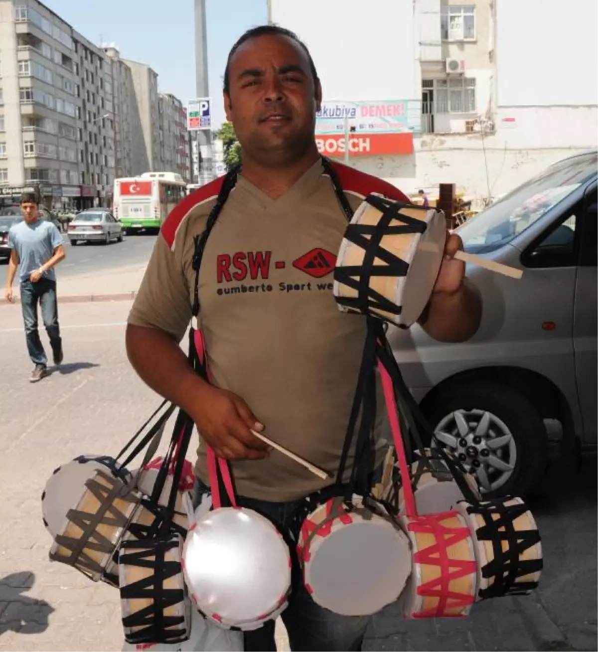 Ramazan'da El Yapımı Davullara İlgi Arttı