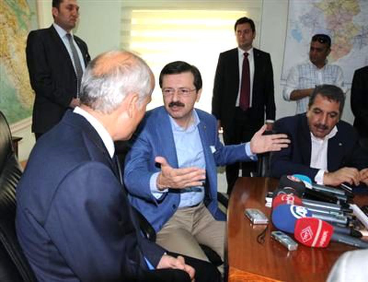 TOBB Başkanı Hisarcıklıoğlu: "Havalar Sıcak Ekonomi Soğuk Gidiyor"
