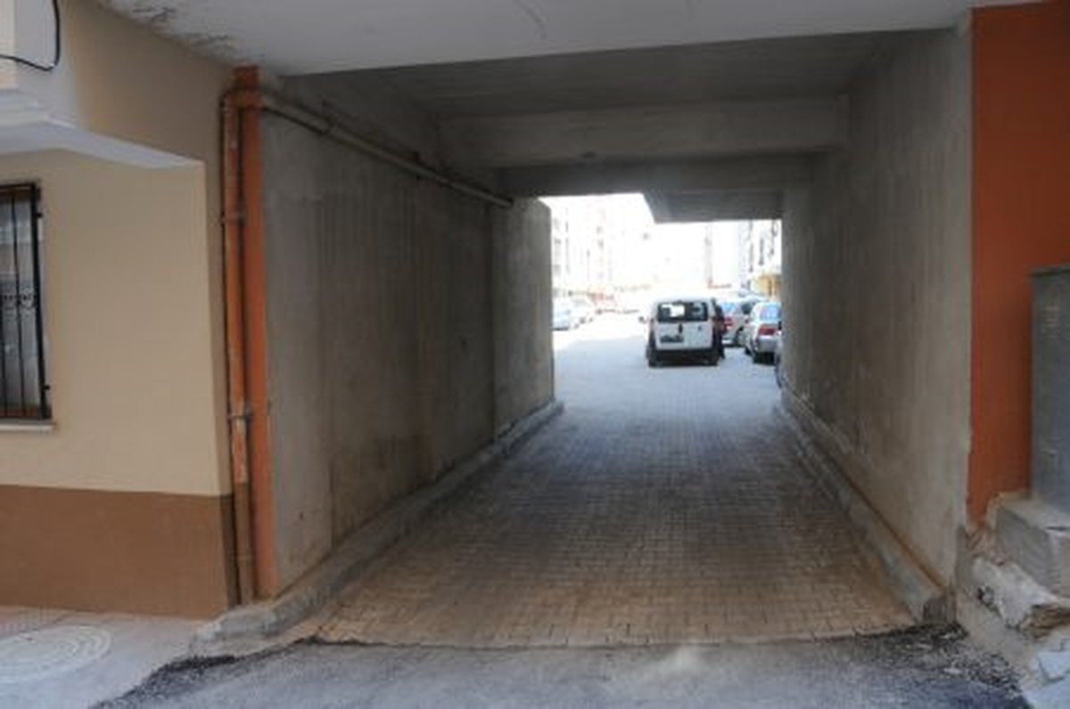 Topçu Asım Mahallesi\'nde Ada İçi Otopark Düzenlemesi