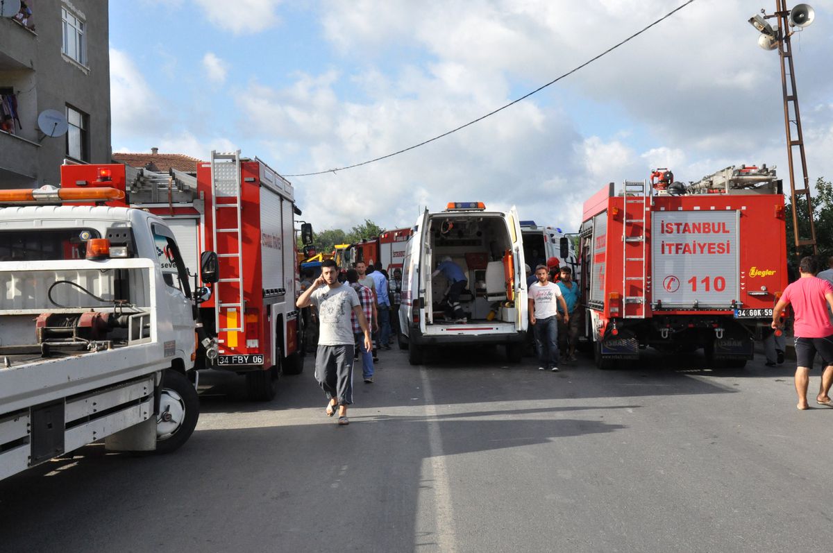 Ümraniye\'de Trafik Kazası: 3 Yaralı