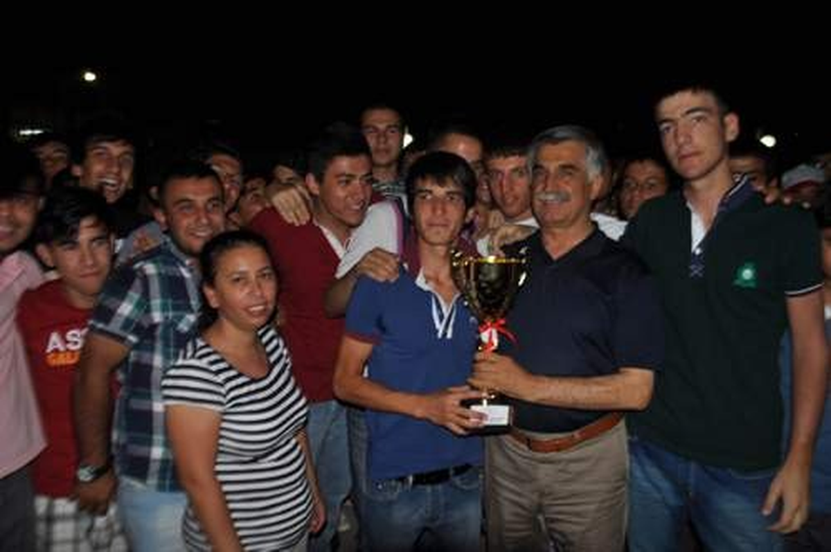 Yetiş ve Büyükaslan, Seyyahları Ziyaret Etti