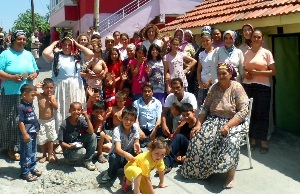 Ak Partili Kadınlar Aladağ Mahallesi\'nde Bayanlarla Buluştu