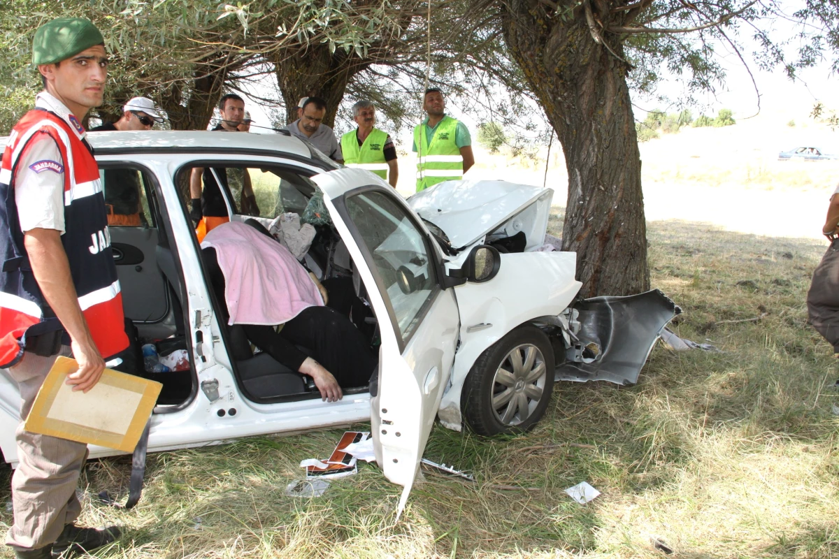 Burdur\'da Trafik Kazası: 1 Ölü, 5 Yaralı