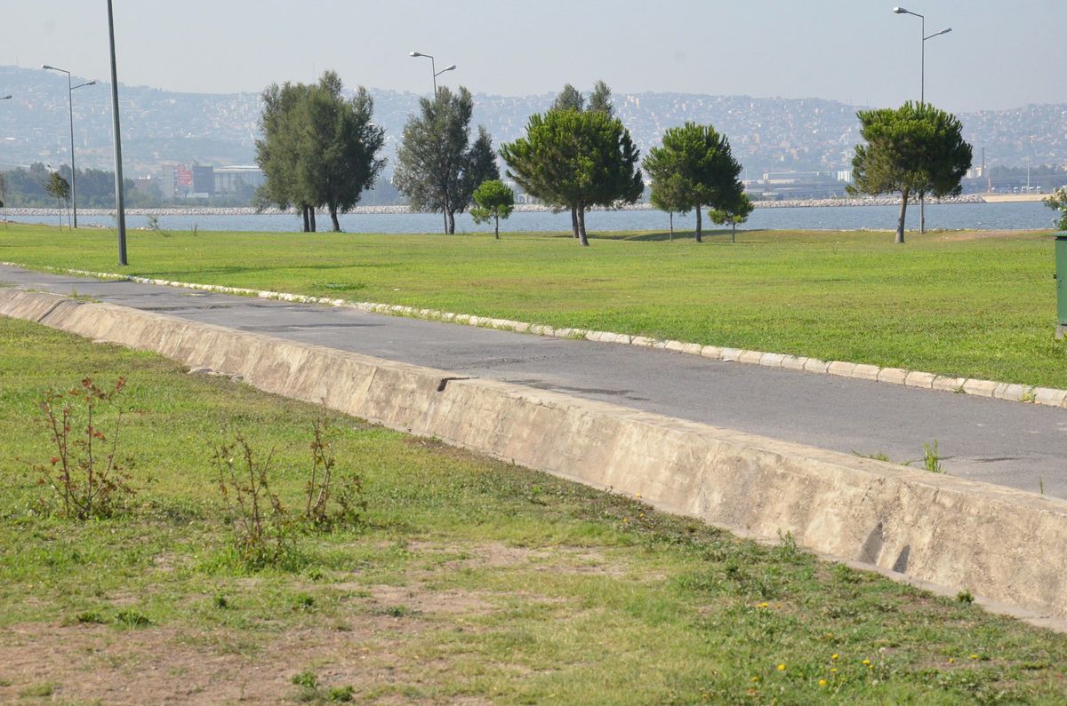 İzmir Sokakları Boşaldı