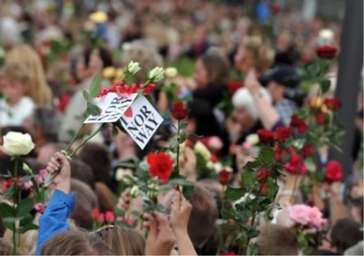 Norveç\'te Oslo Saldırısı ve Ütoya Katliamının Yıl Dönümü