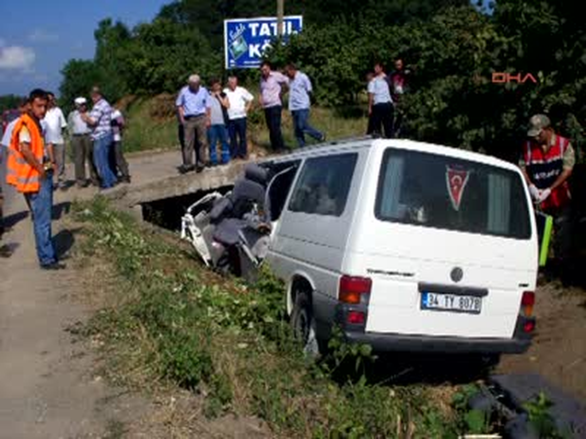 Samsun\'da Feci Kaza 7 Ölü 1 Yaralı )