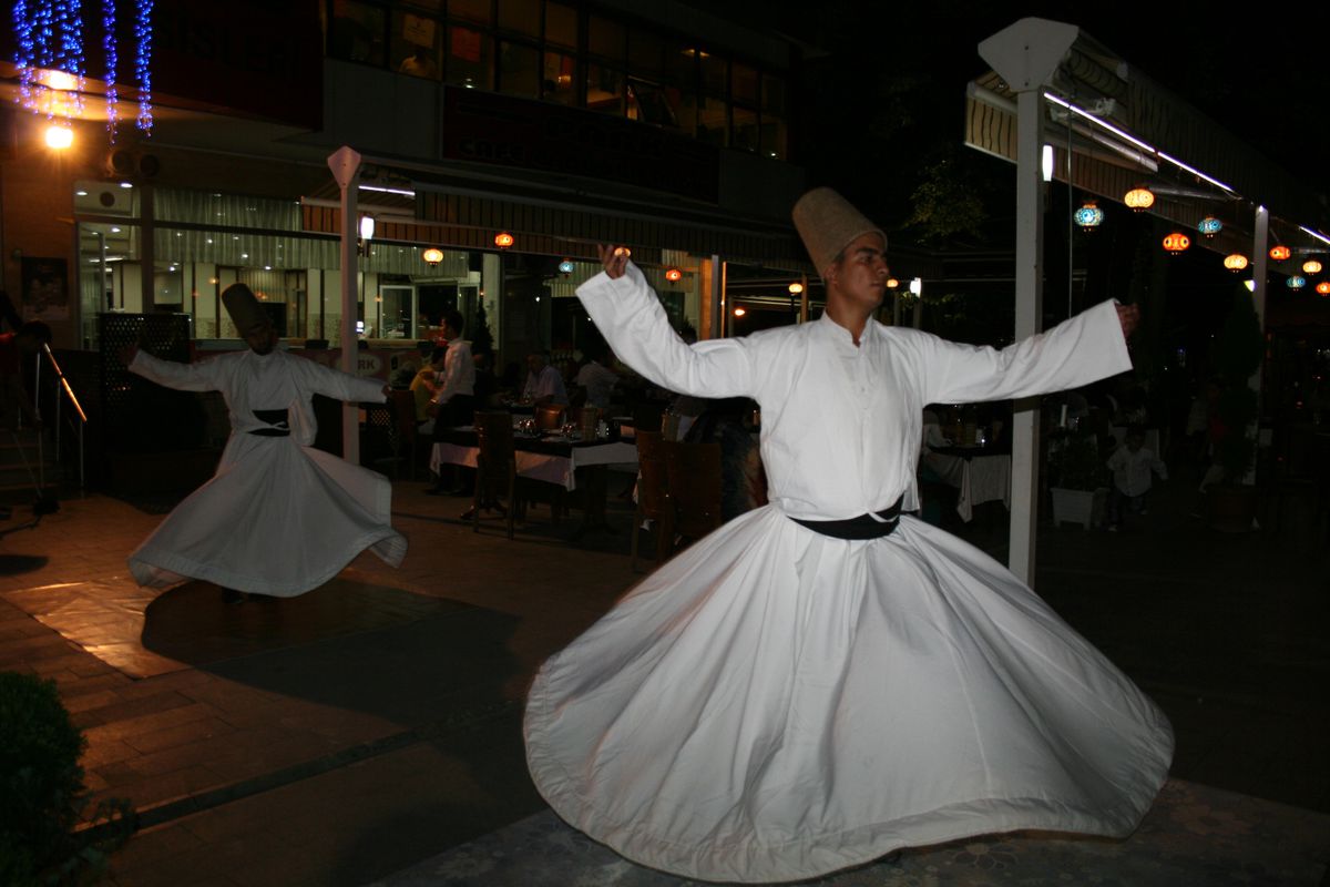 Semazen Eşliğinde İftar