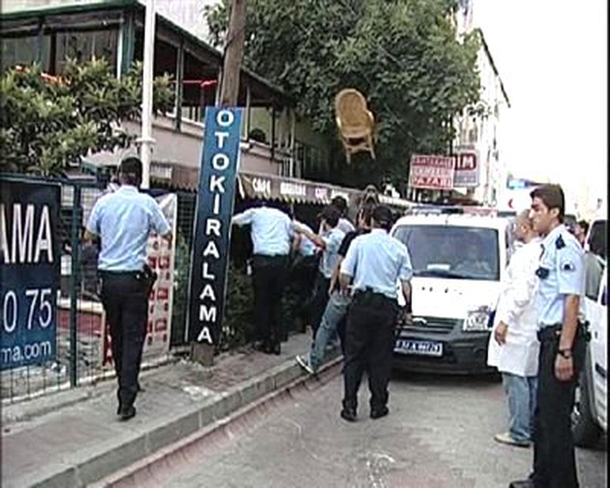 Ümraniye\'de Silahlı Kavga: 1 Ölü