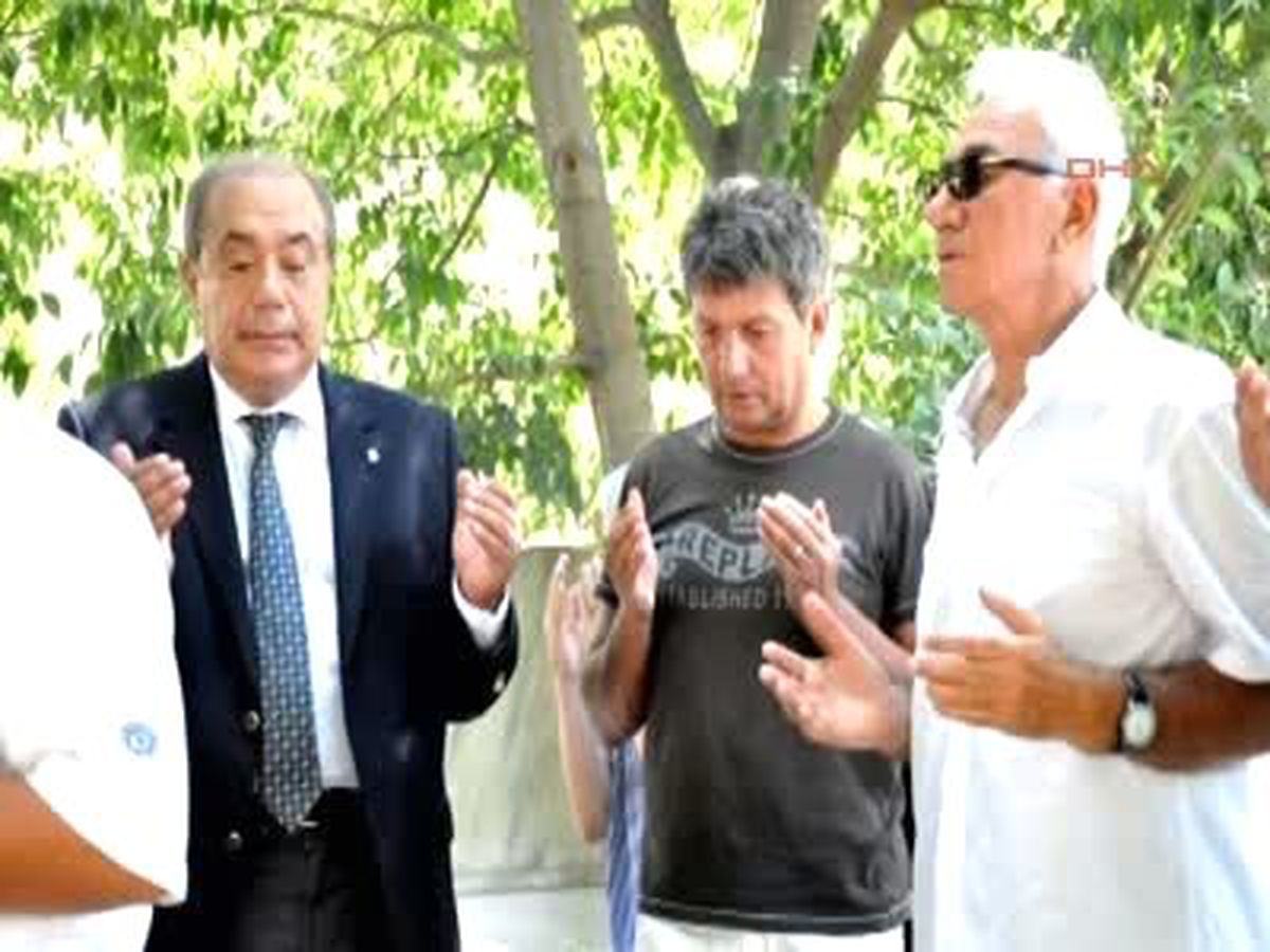Yeniden Beşiktaş'ın Unutulmaz Oyuncularından Yusuf Tunaoğlu Kabri Başında Anıldı