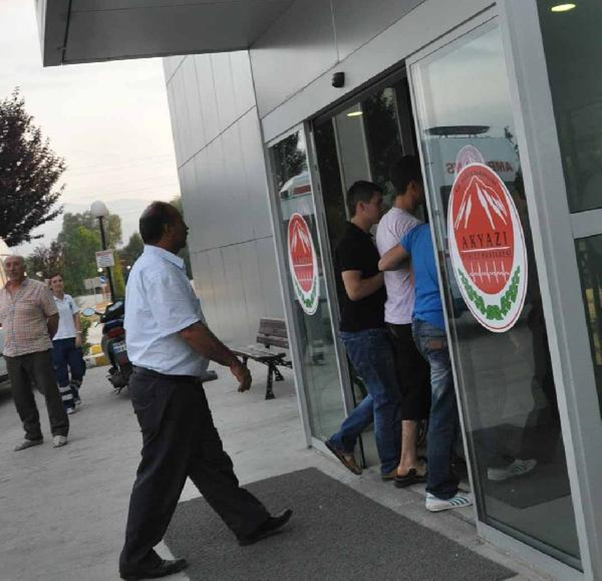 Yılan Yerine Babaannesini Vurdu