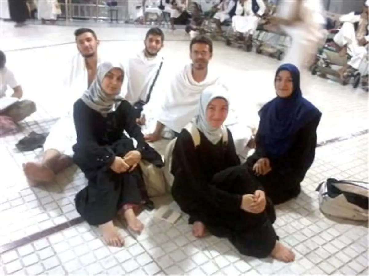 3. Uluslararası Arapça Yarışmaları Şampiyonlarının Umre Sevinci