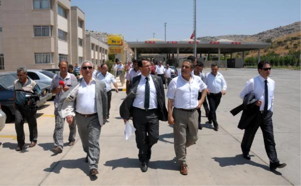 7 CHP Milletvekili Cilvegözü Sınır Kapısı\'nda İncelemelerde Bulundu