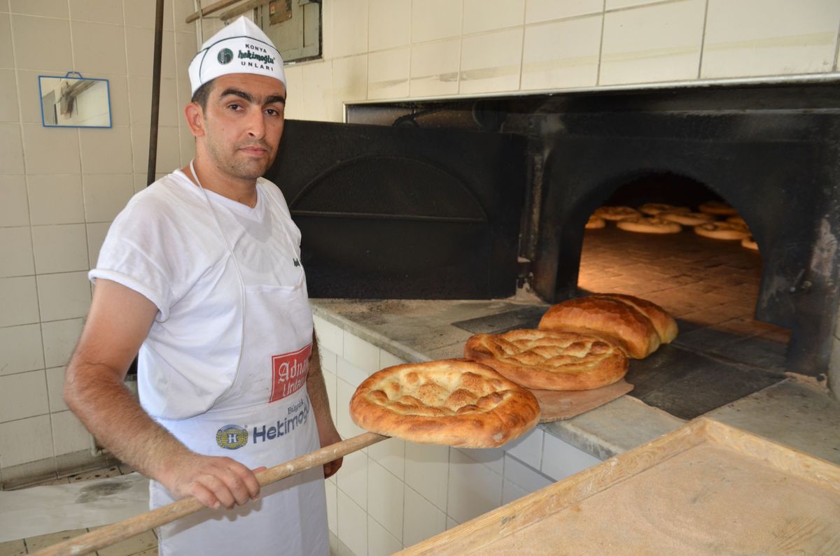 Akseki\'de Ramazan Pidesi 1 Lira