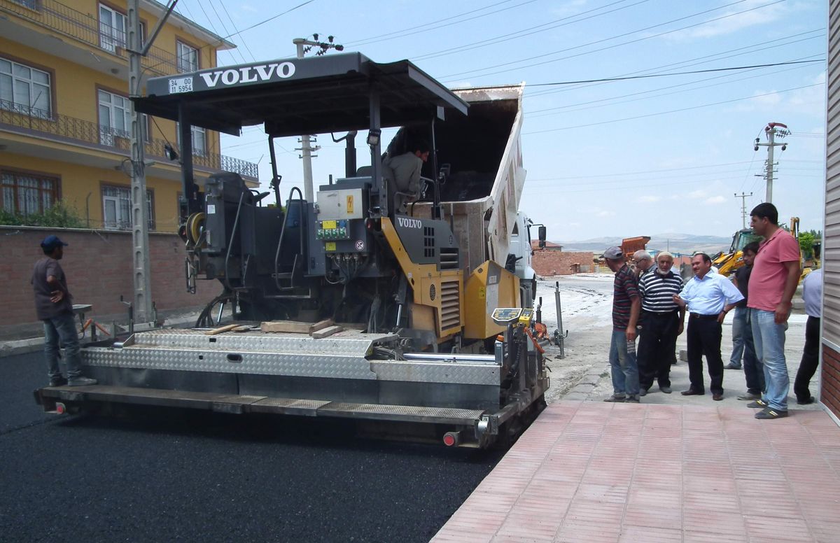 Alaca Belediyesi\'nden Buğday Pazarı\'na Asfalt