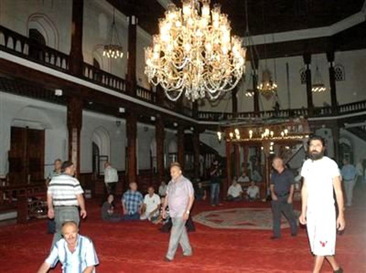 Arap Camii Tekrar İbadete Açıldı