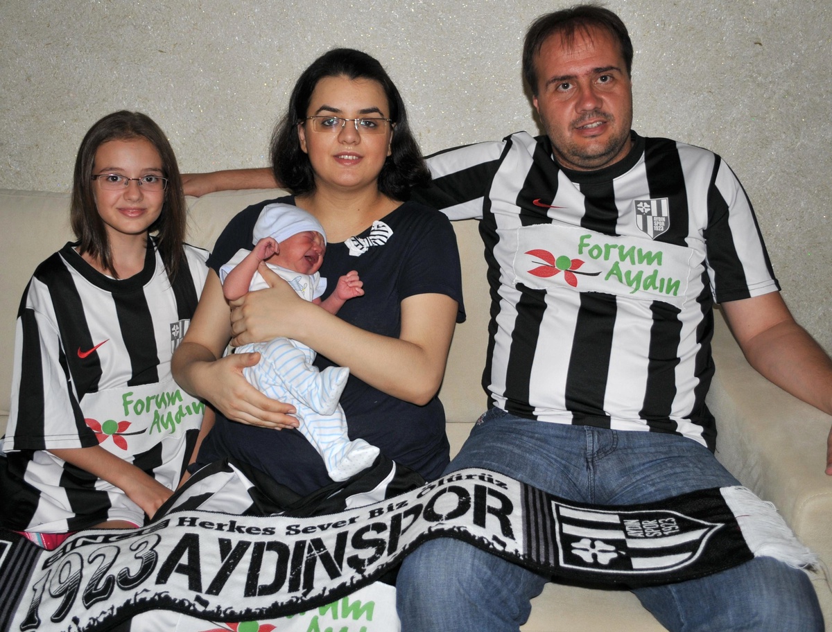 Aydınspor 1923 Teknik Direktörü Dinçel\'in Eşi Beyin Kanaması Geçirdi