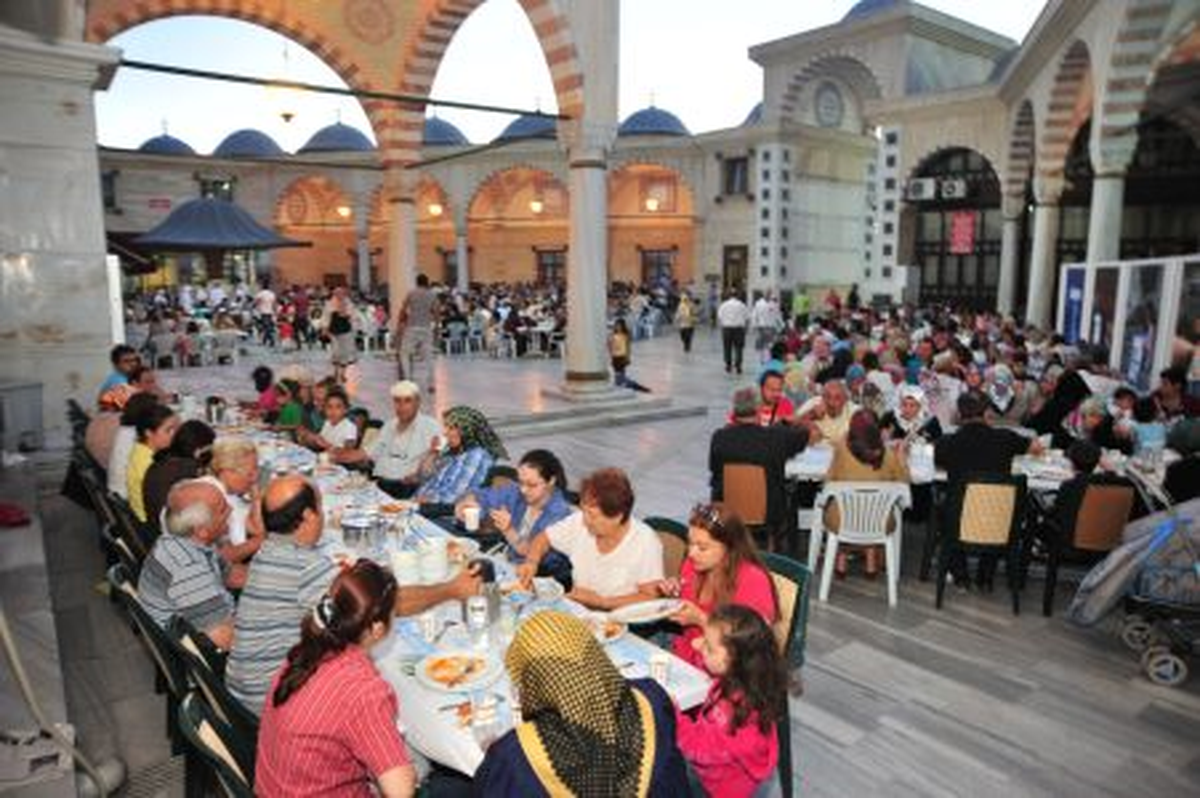 Bahadıroğlu Ramazan Ayında Aile İçi İletişimi Anlattı