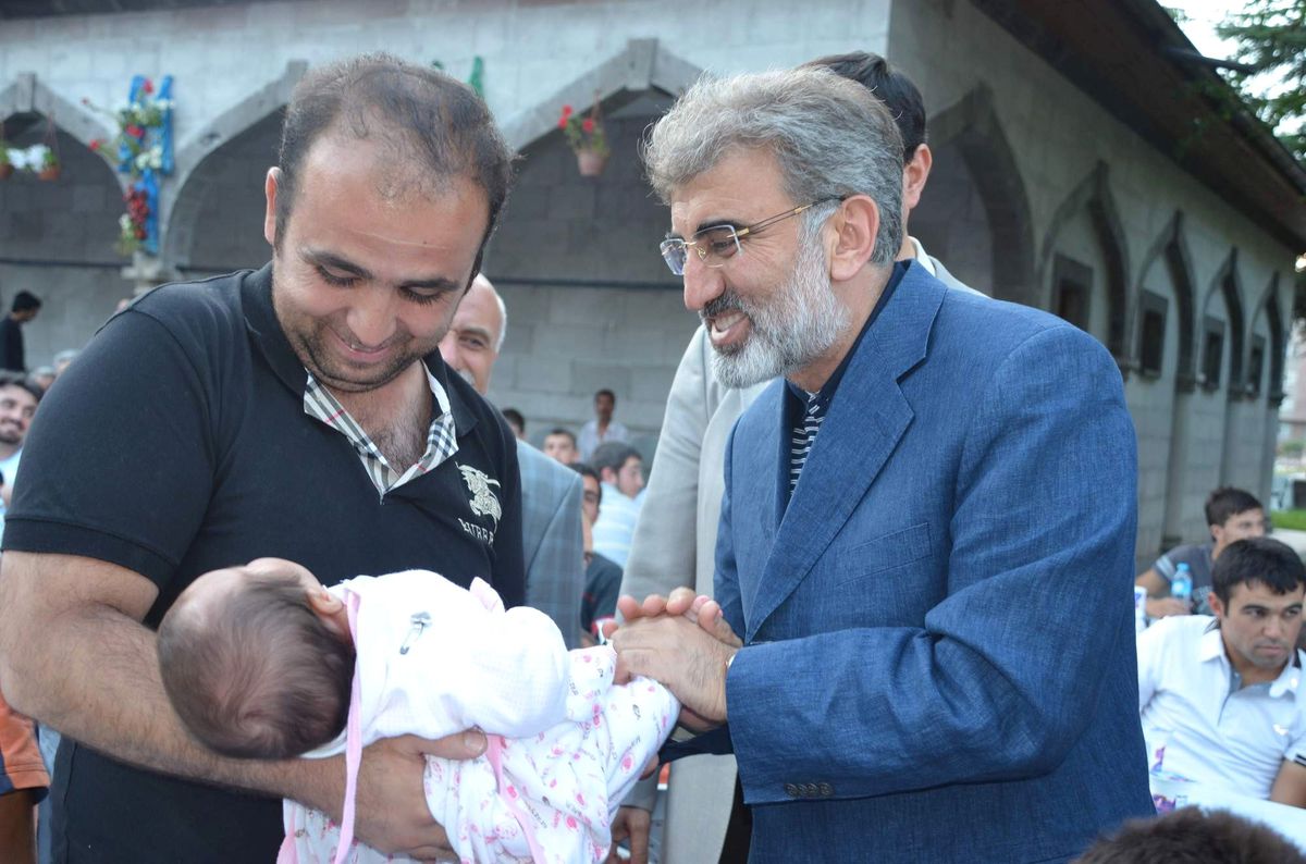 Bakan Yıldız İftarda Vatandaşlarla Buluştu