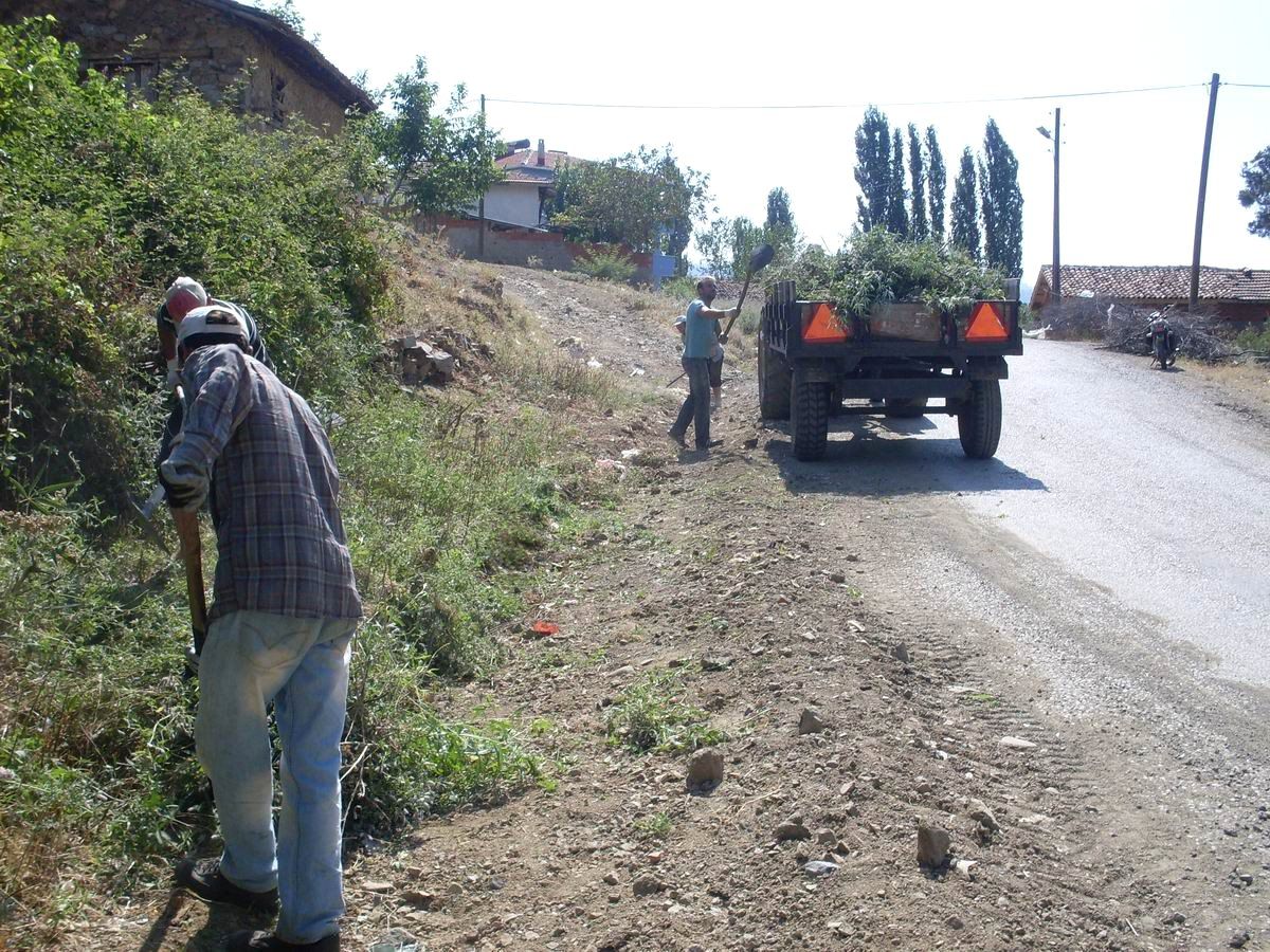 Balıkesir\'deki Çöp Köyde Çöp Temizliği