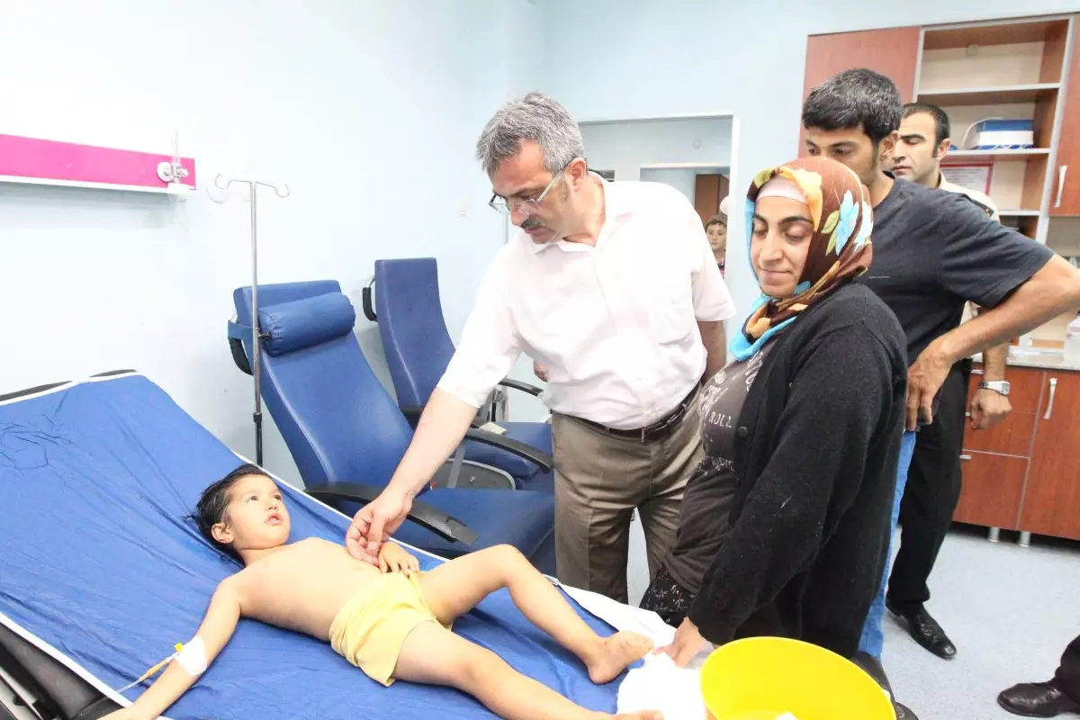 Başkan Köşker Acil Serviste Yatan Hastaları Ziyaret Etti