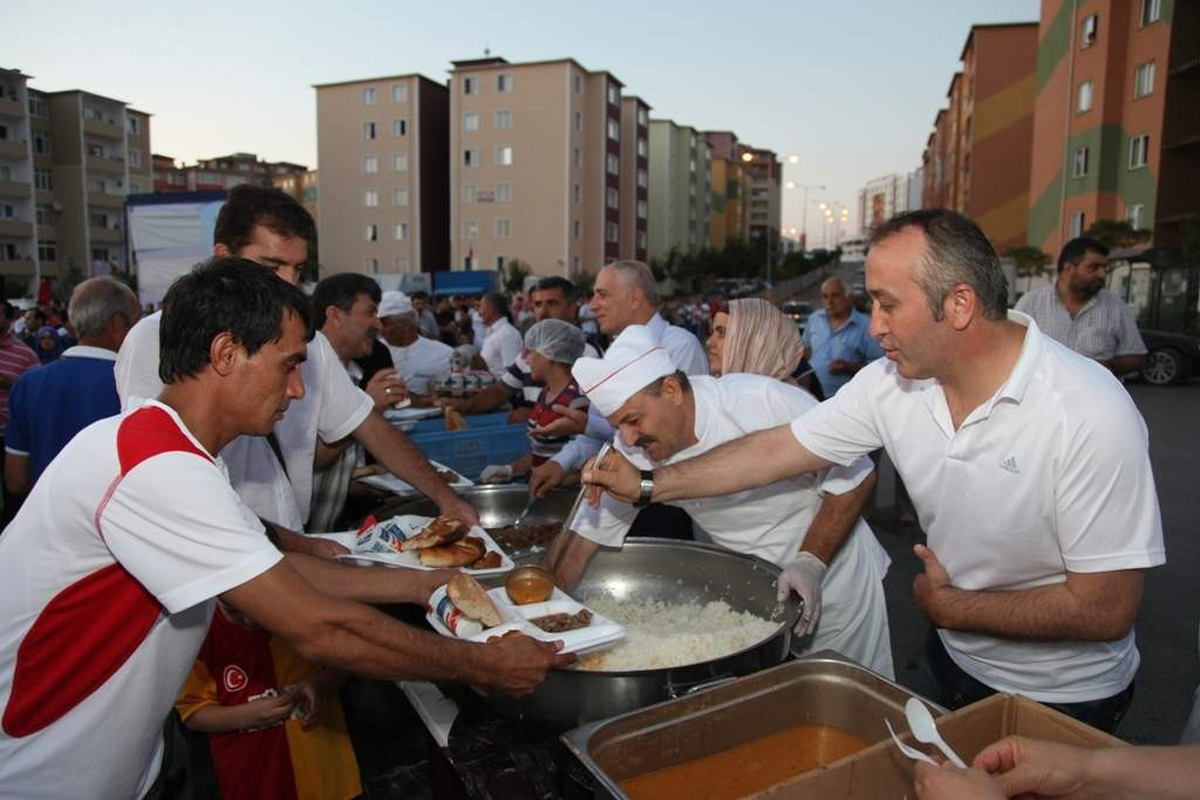 Başkan Nevzat Doğan Vatandaşlarla İftar Açtı