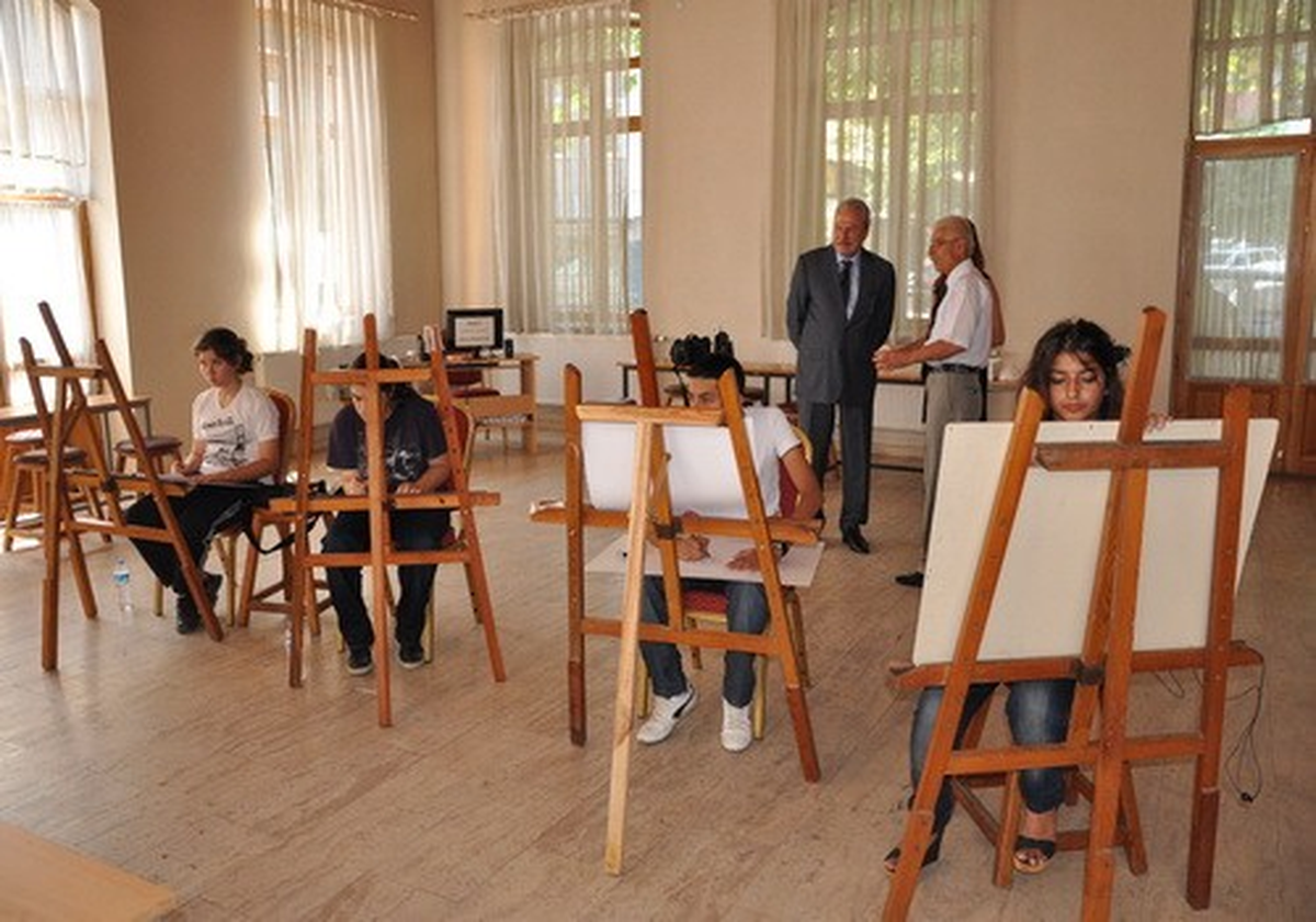 Başkan Okay, Resim Atölyesini Ziyaret Etti