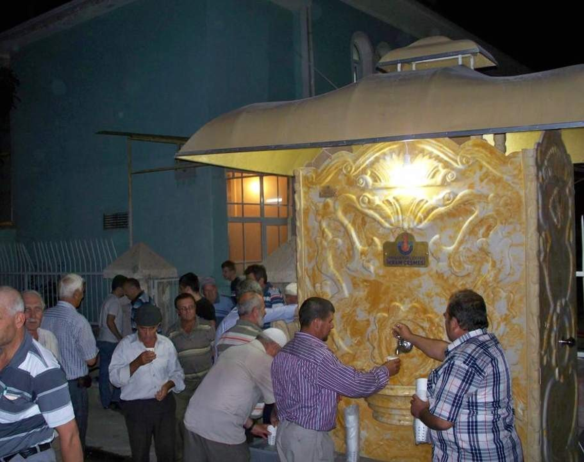 Bu Çeşmeden Limonata Akıyor